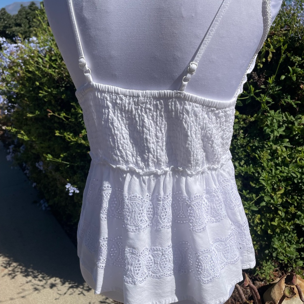 Chic White Lace Women's Camisole‎ (NWOT) - Picture 4 of 10